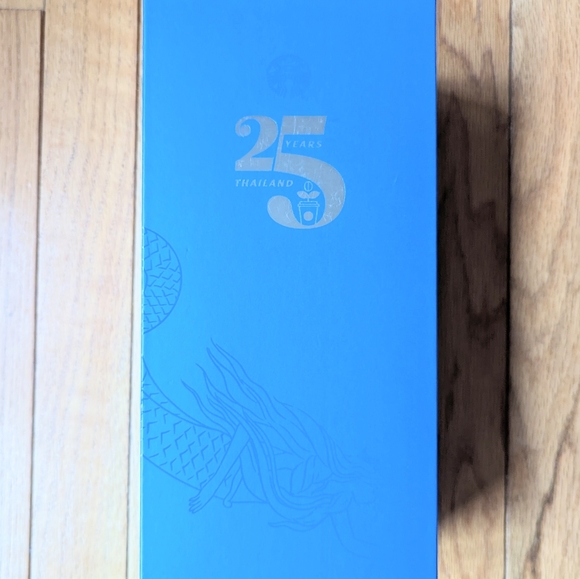 Starbucks Asia blue rhinestone cold cup BNWT - Picture 6 of 7